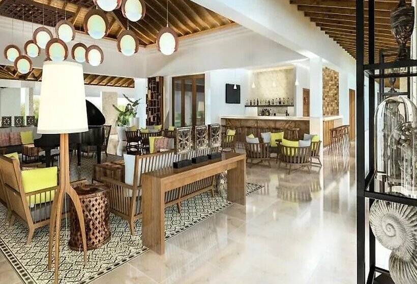 استراحتگاه Iberostar Coral Esmeralda