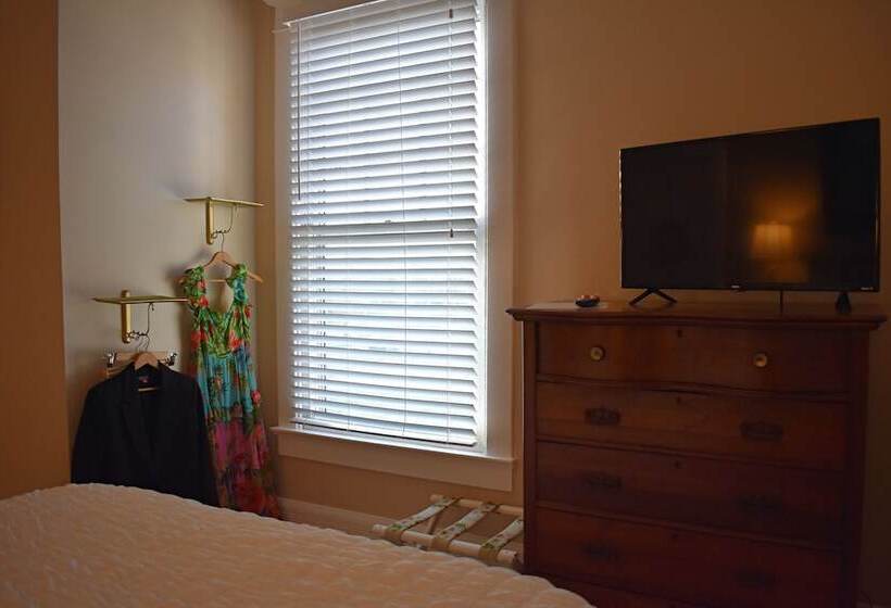 ベッドアンドブレックファースト The Trott House Inn