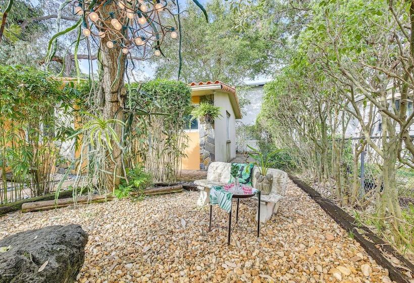 Biscayne Park Home   Near Miami Beaches & Golfing