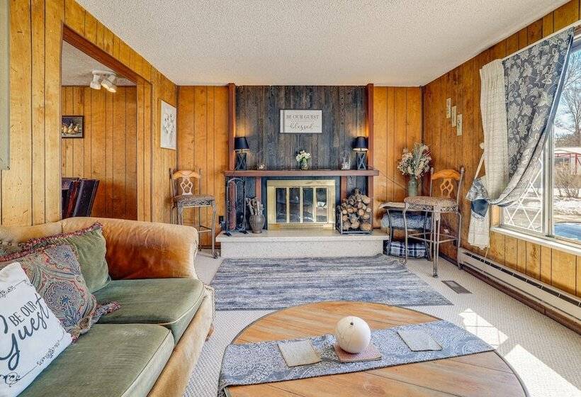 Charming Elk Mountain Home: Hunt, Hike & Fish!