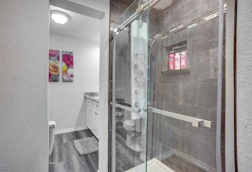 Conroe Home W/ Enclosed Deck: Pets Welcome!