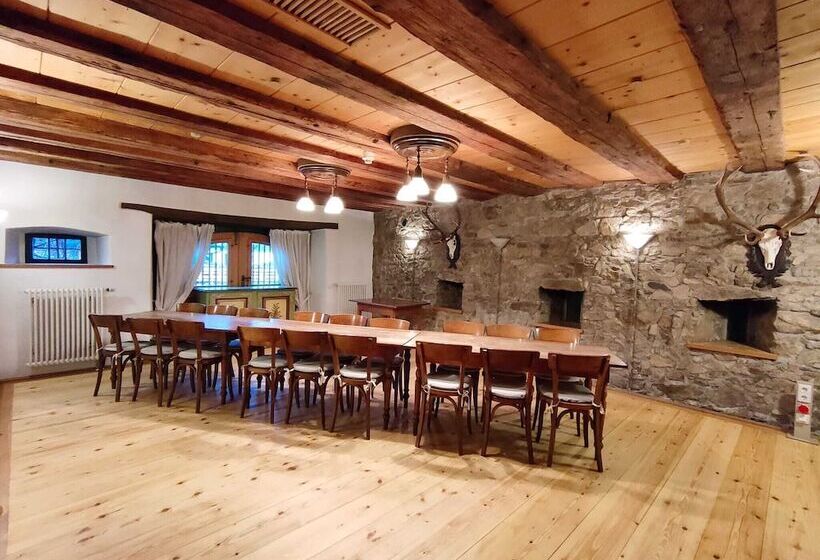 פונדק Gasthaus Zum Raben