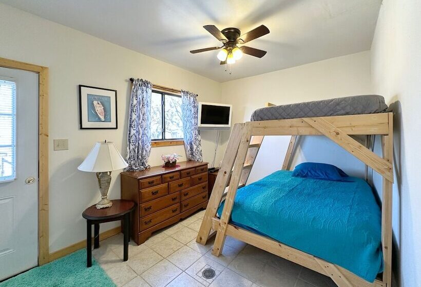 فندق Blue Clouds Rv & Cabins Resort