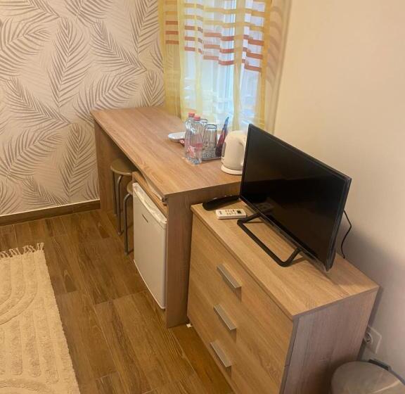 فنادق الكبسولة Beugró Lak