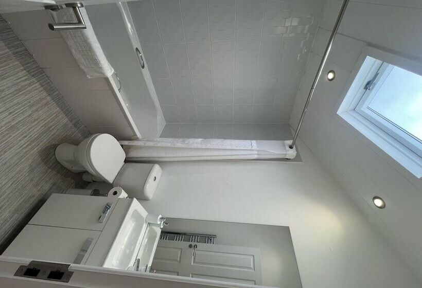 בית מלון כפרי Remarkable 3 Bed Lodge In Honiton