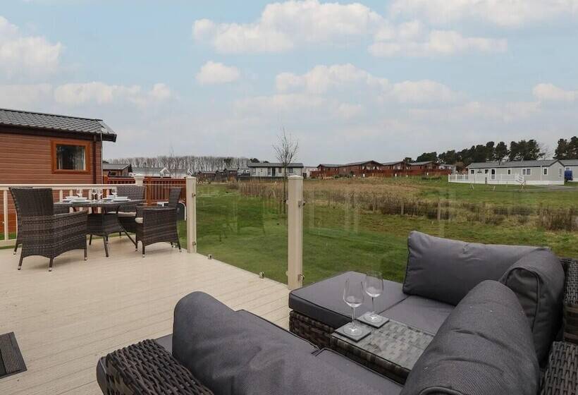 فندق Whispering Willows 2 Bed Lodge In Scarborough