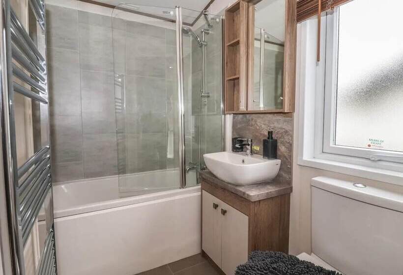 فندق Whispering Willows 2 Bed Lodge In Scarborough