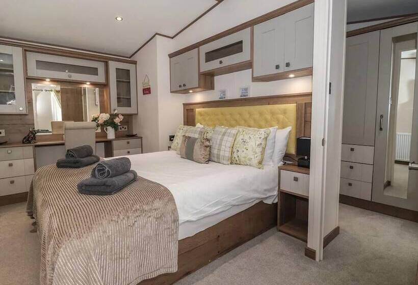 فندق Whispering Willows 2 Bed Lodge In Scarborough