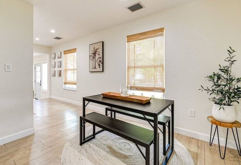 Modern Naples Duplex Home ~ 7 Mi To Beach!