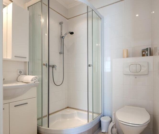 بنسيون Apartments And Room Marko