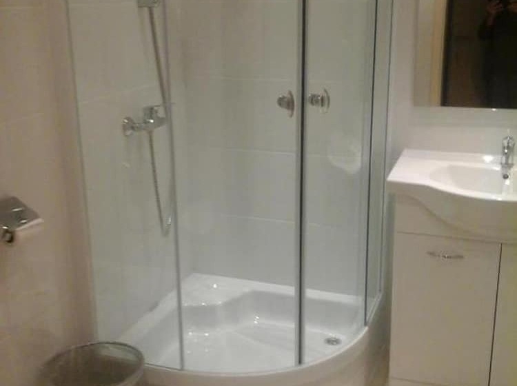 بنسيون Apartments And Room Marko