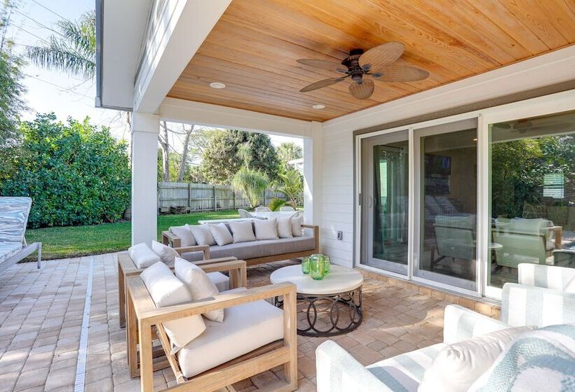 Pet Friendly Retreat In Stuart W/ Saltwater Pool!