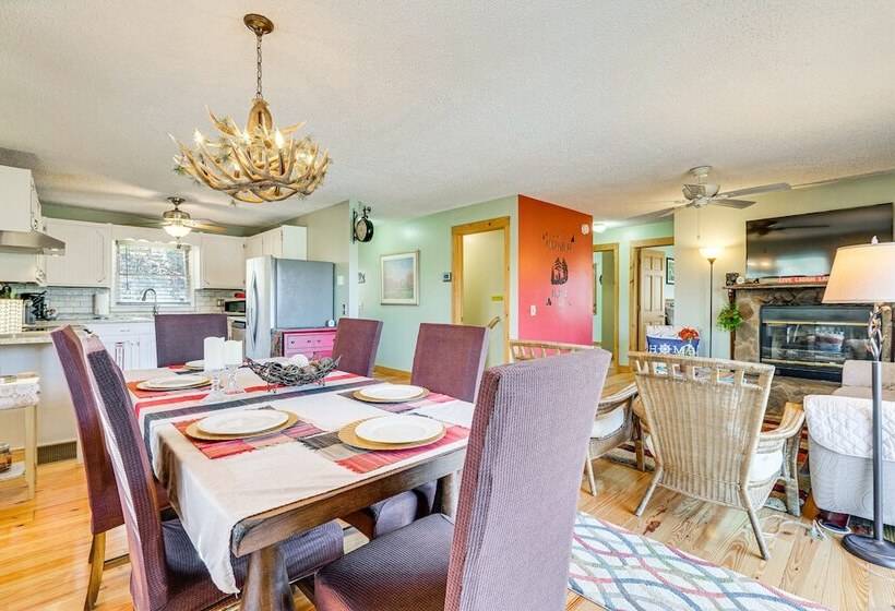 Pet Friendly Hiawassee Cabin W/ Lake Views & Sauna