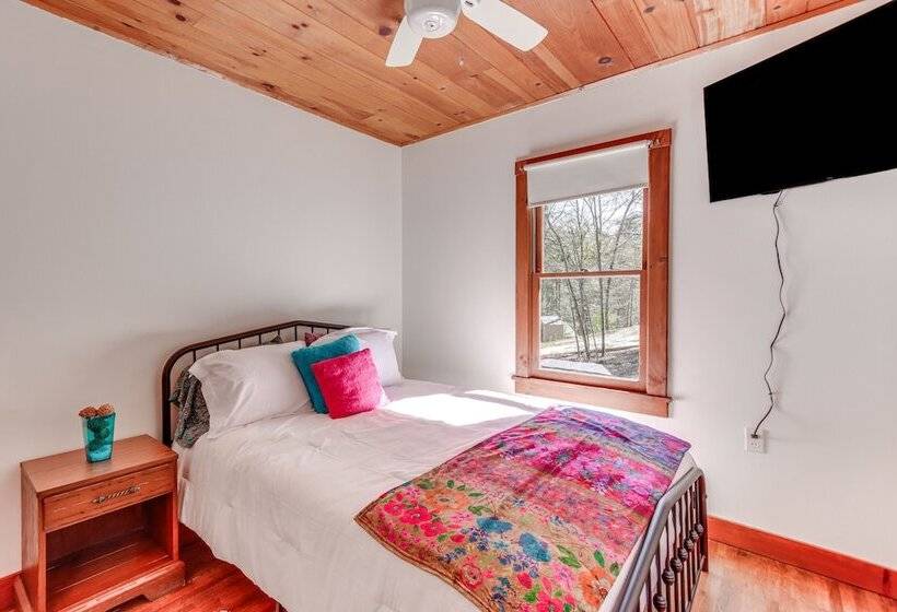 Riverfront Blue Ridge Cabin W/ Private Beach!