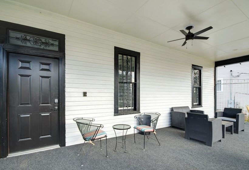 Stylish Home ~ 2 Mi To Jackson State & Belhaven!