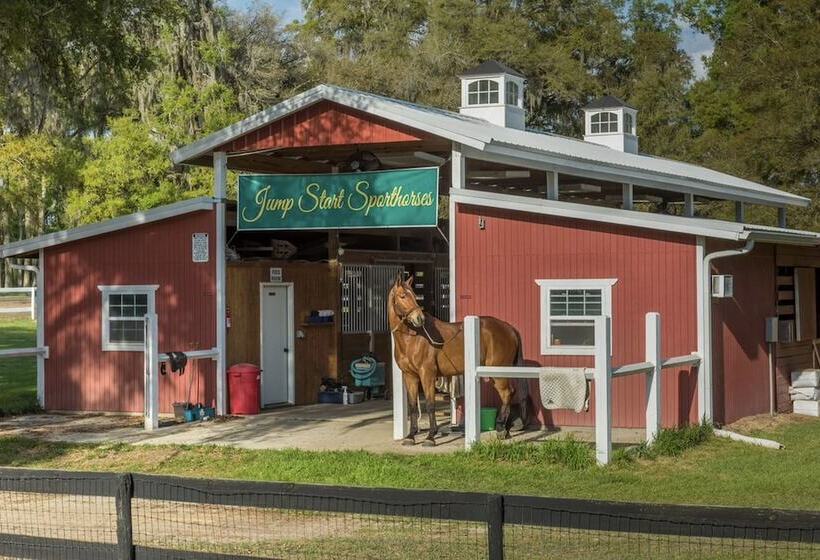 Tranquil Suite W/ Porch < 2 Mi To Cedar Lakes!