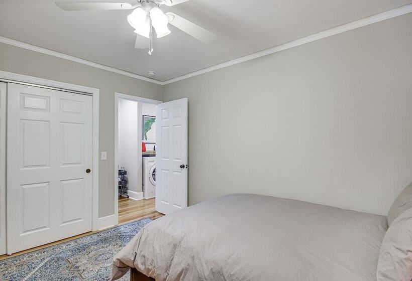 Updated Columbia Home W/ Patio   4 Mi To Usc!