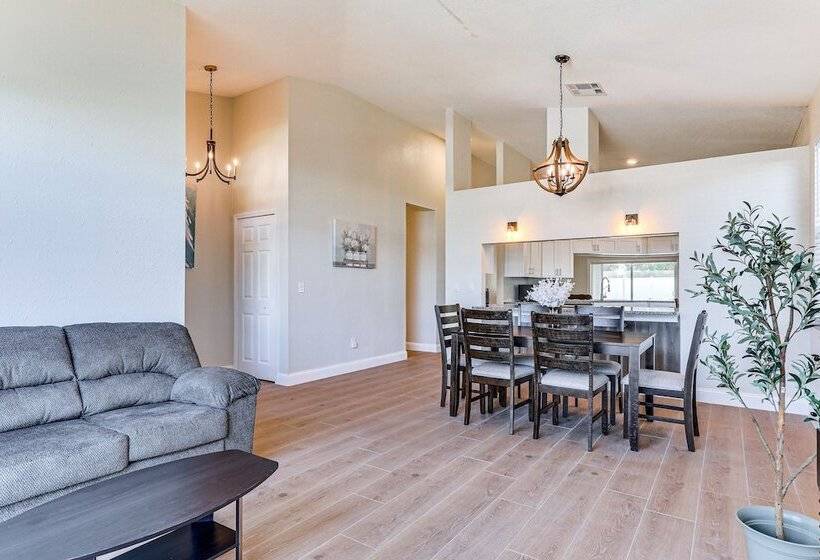 Valrico Home W/ Yard ~ 14 Mi To Downtown Tampa