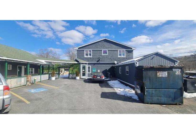 Werry S Cottages Motel & Pub By Oyo East Stroudsburg Poconos