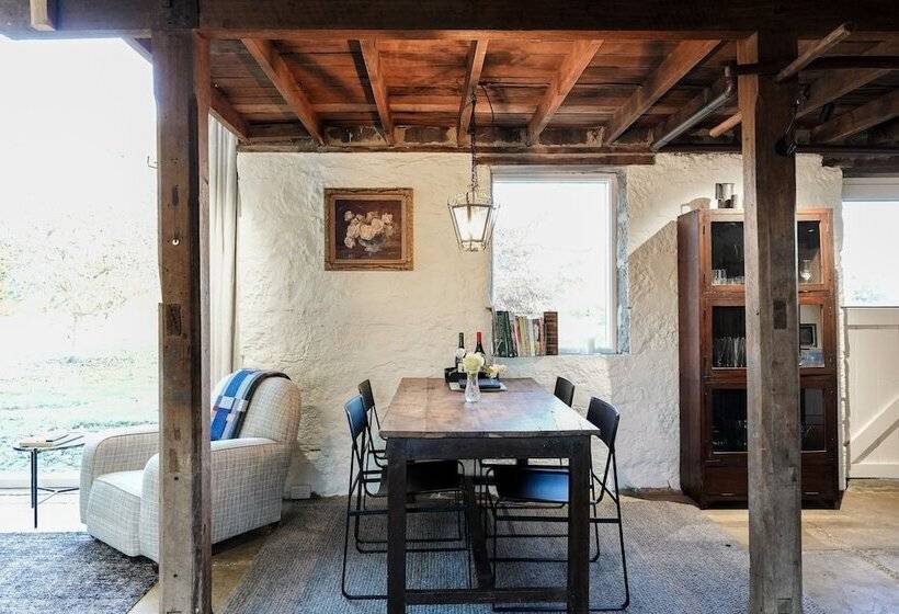 مبيت وإفطار Honeysuckle Barn & Garden