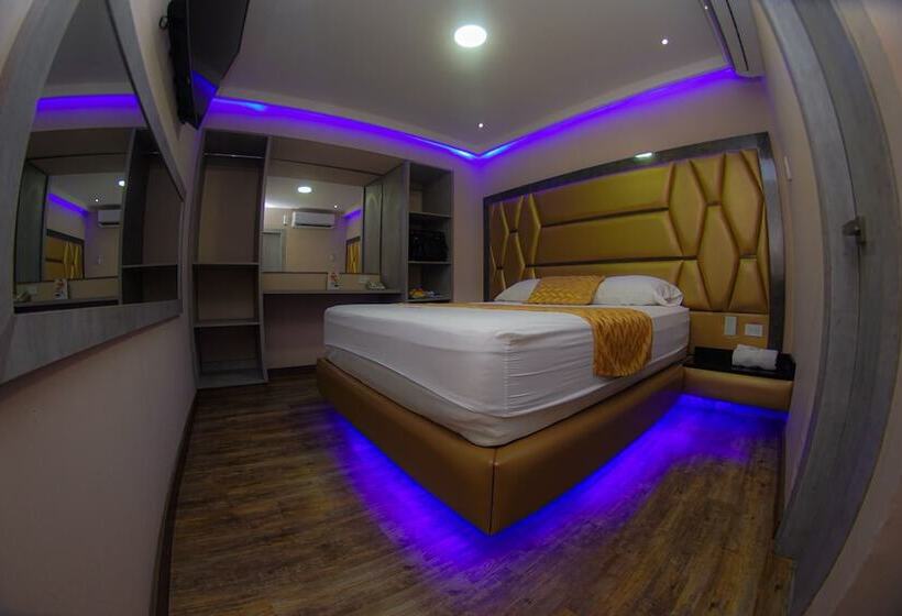 هتل Byhours Astor