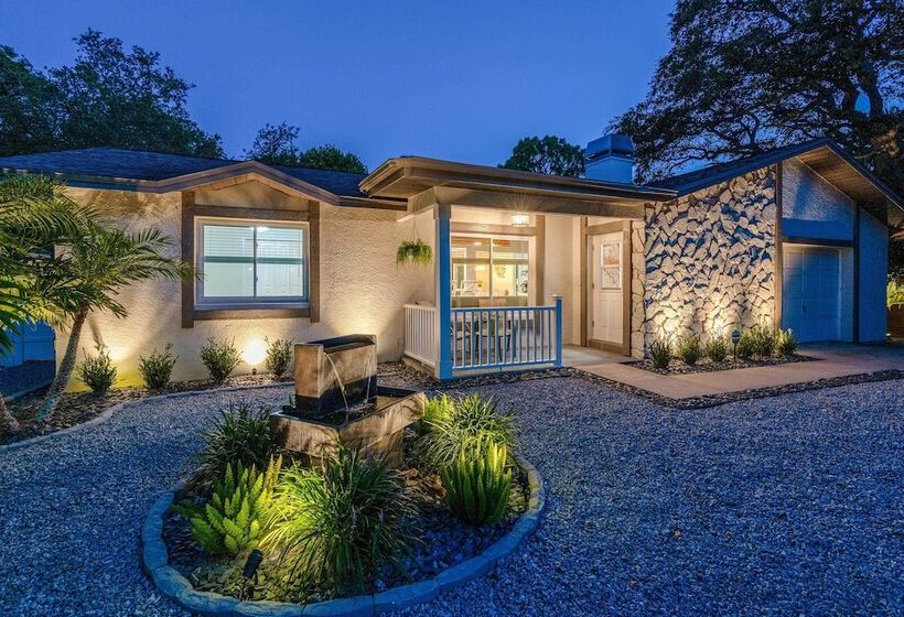 Charming Largo Home W/ Private Pool: 1 Mi To Beach