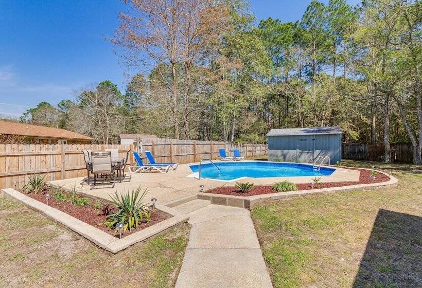 Charming Pensacola Home W/ Screened Lanai & Grill!