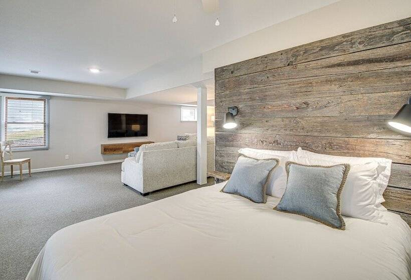 Hot Springs Lakefront Home W/ Dock & Water Views!