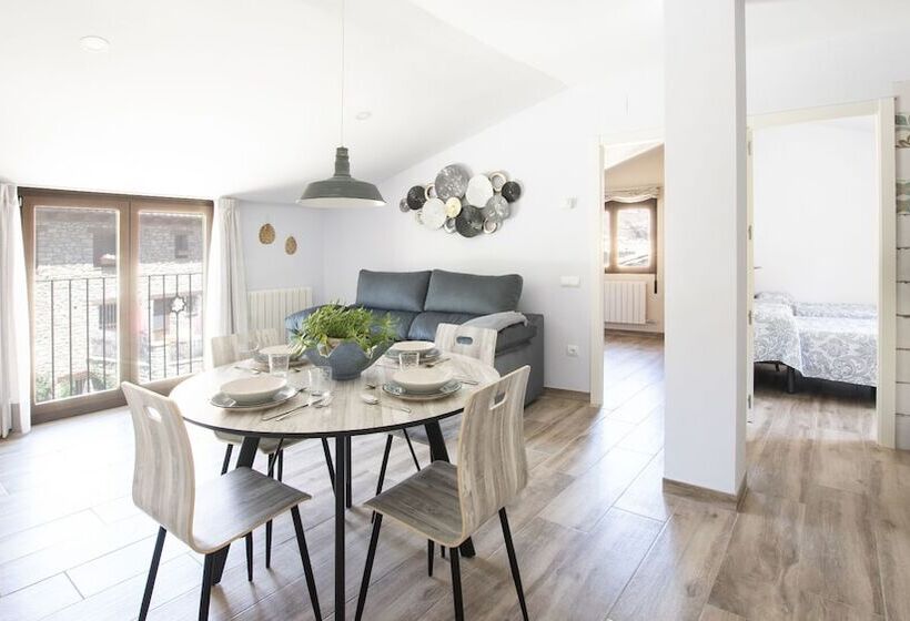 فندق Apartamentos Creativos Villarubei