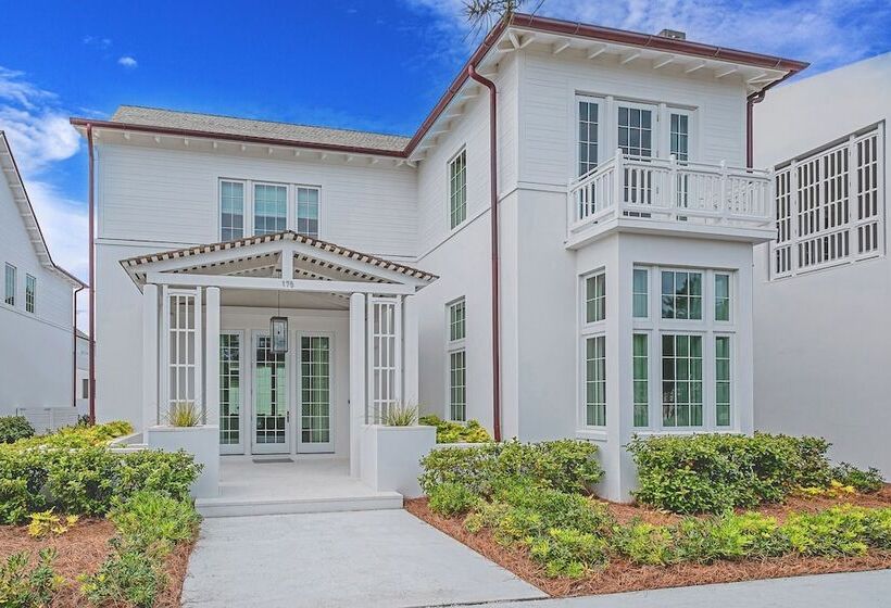 فندق Kaiya Beach Resort