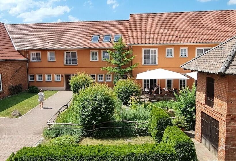 בית מלון כפרי Project June