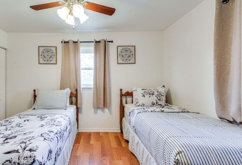 Markham Retreat Near Parks ~ 24 Mi To Chicago!