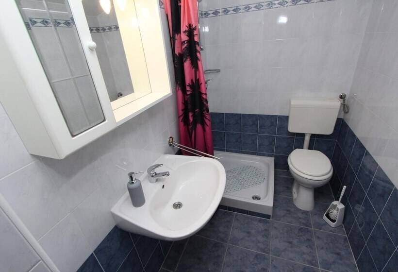 بنسيون Apartments And Rooms Dino