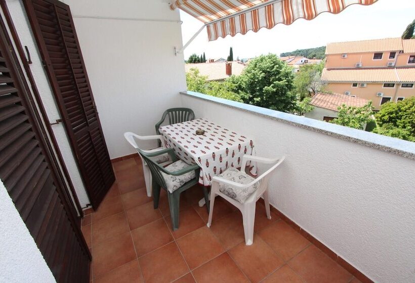 بنسيون Apartments And Rooms Dino