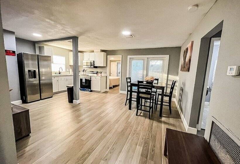 بنسيون Modern Space In The Heart Of Tampa