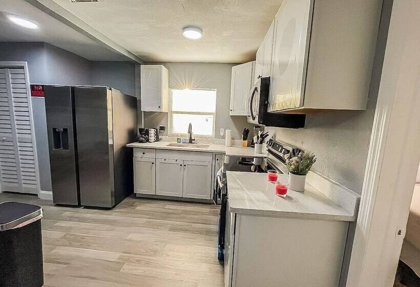 بنسيون Modern Space In The Heart Of Tampa