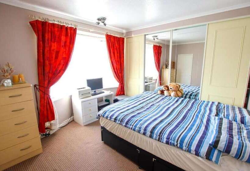 Резиденция 3 Beds Sleeps 8 House Near California Cliffs Park