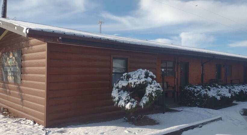 The Yucca Motel And Cabins