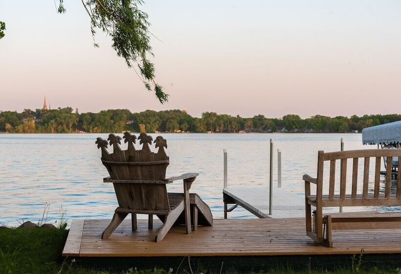 Water S Edge Retreat