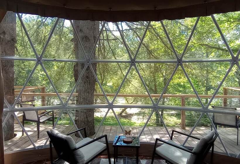 Glampout Resort   Elk River