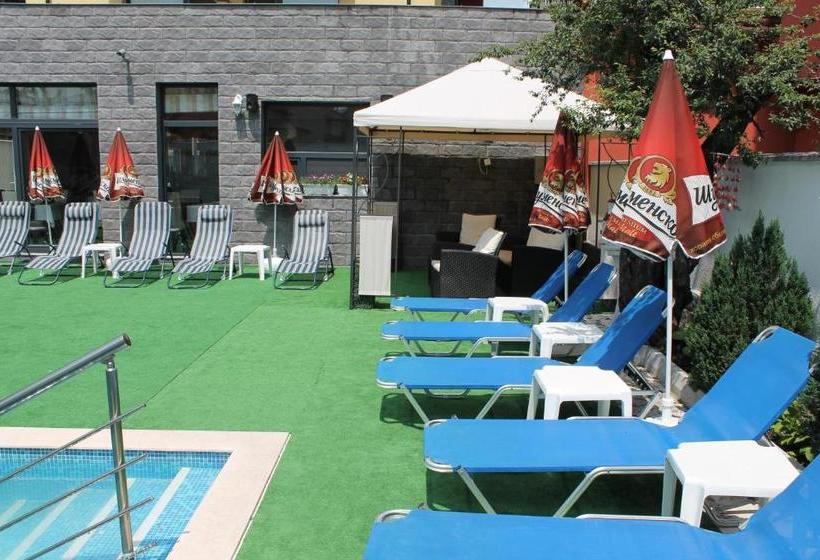 בית מלון כפרי Saint George Family