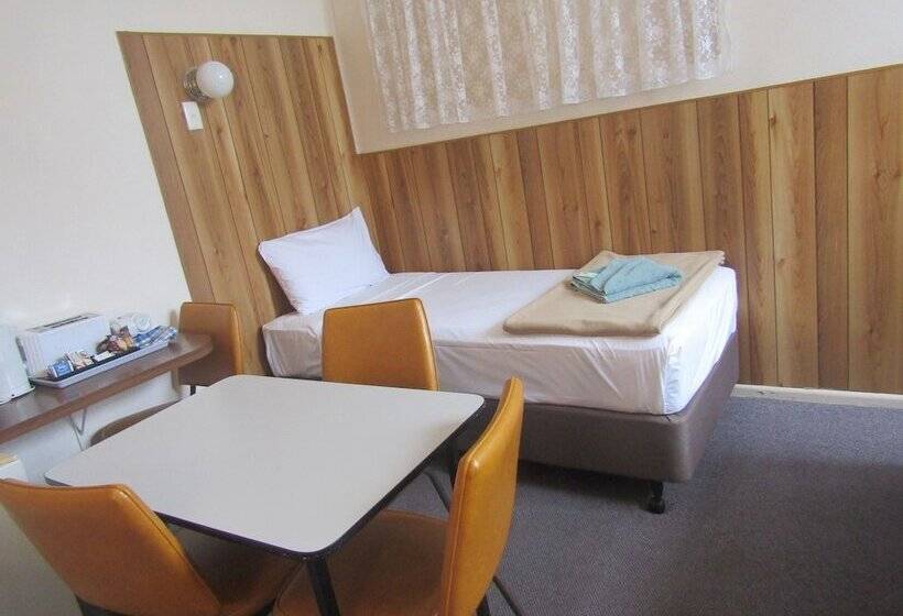 فندق على الطريق Twin City Motor Inn