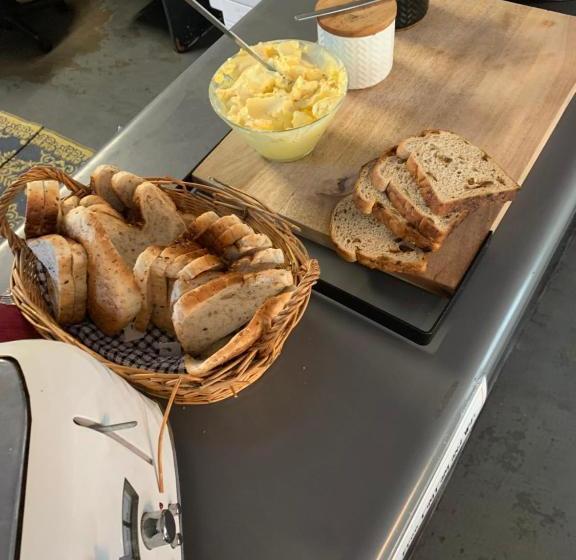 هاستل Adventurers Backpackers