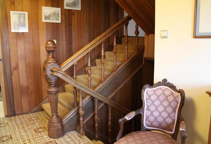 Bathurst Heights Bed & Breakfast