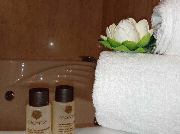 مبيت وإفطار Castello Castriota Scanderbeg