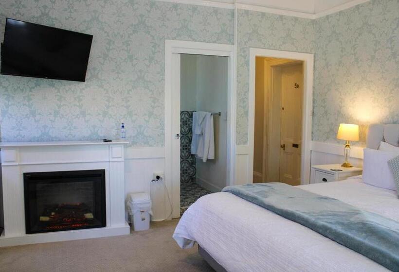 تختخواب و صبحانه Windarra On High