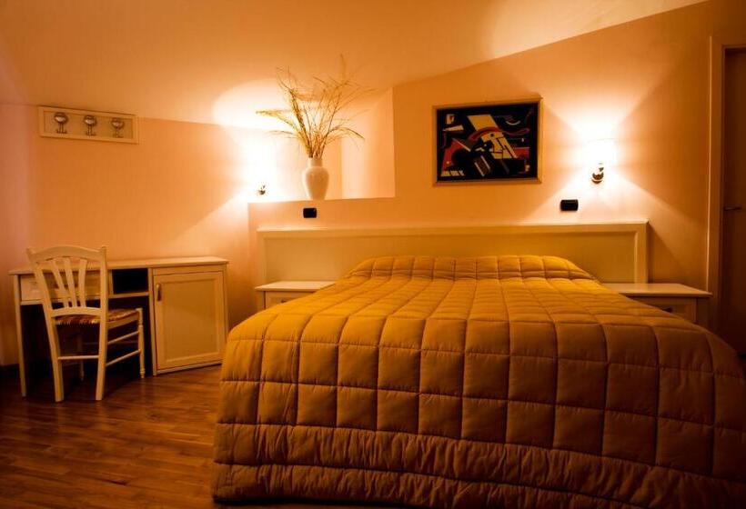 호텔 Albergo Ristorante Siro