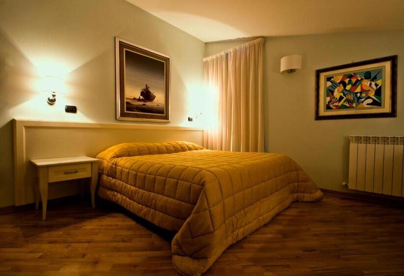 호텔 Albergo Ristorante Siro