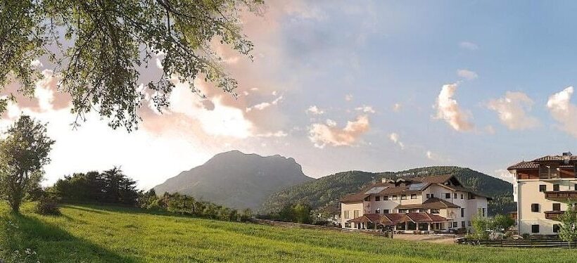 هتل Alpenrose Wellness