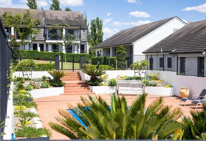 Отель Camden Valley Inn